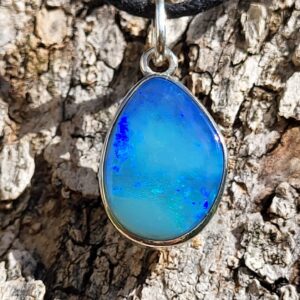 Pendentif opale bleu