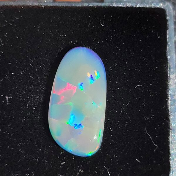 Cabochon en opale australienne