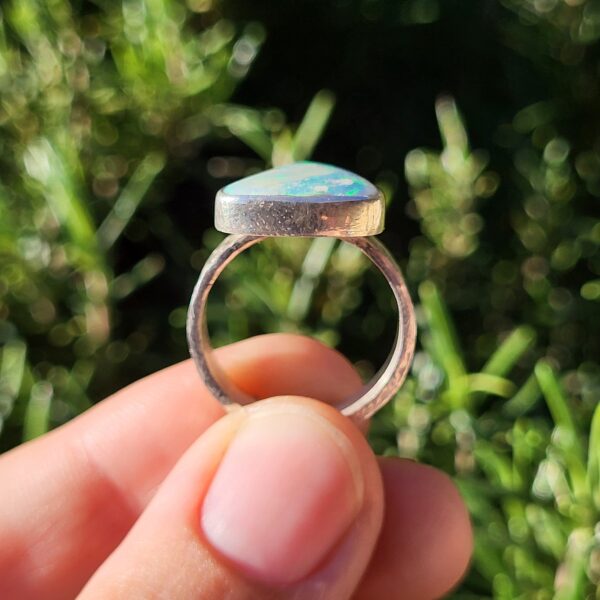 Bague opale australienne de Lightning Ridge, couleur verte et rouge, forme de triangle en argent 925